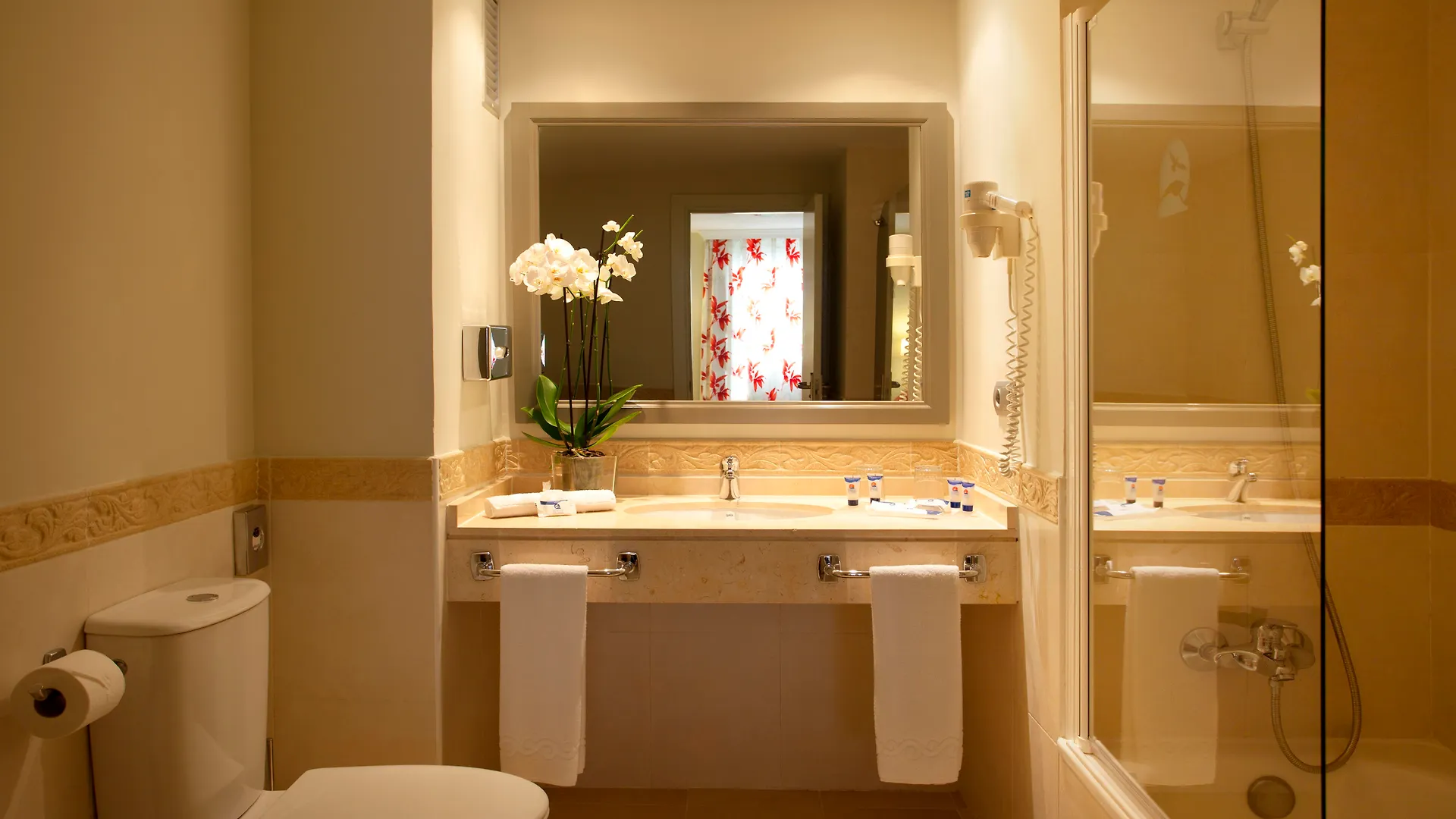 Ona Marinas De Nerja Spa Resort Aparthotel